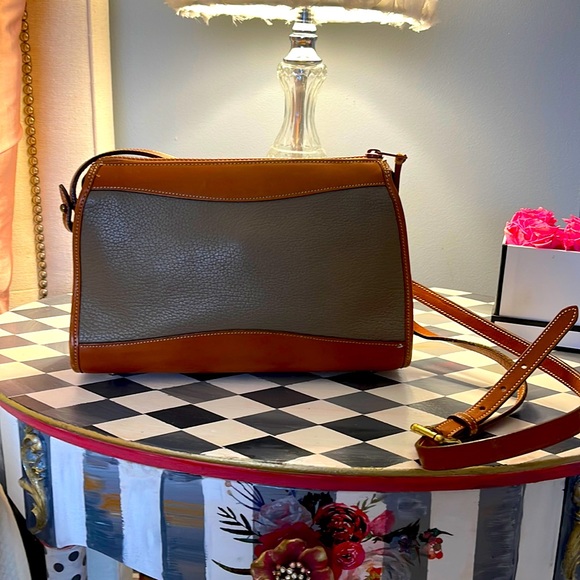 Exceptionally Good Condition Dooney&Bourke Cross B - Picture 2 of 14